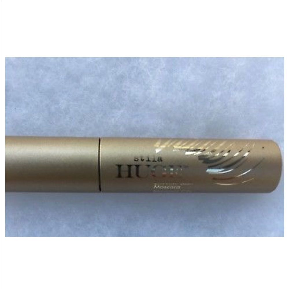 ✨HP✨STILA
Huge Extreme Lash Mascara✨